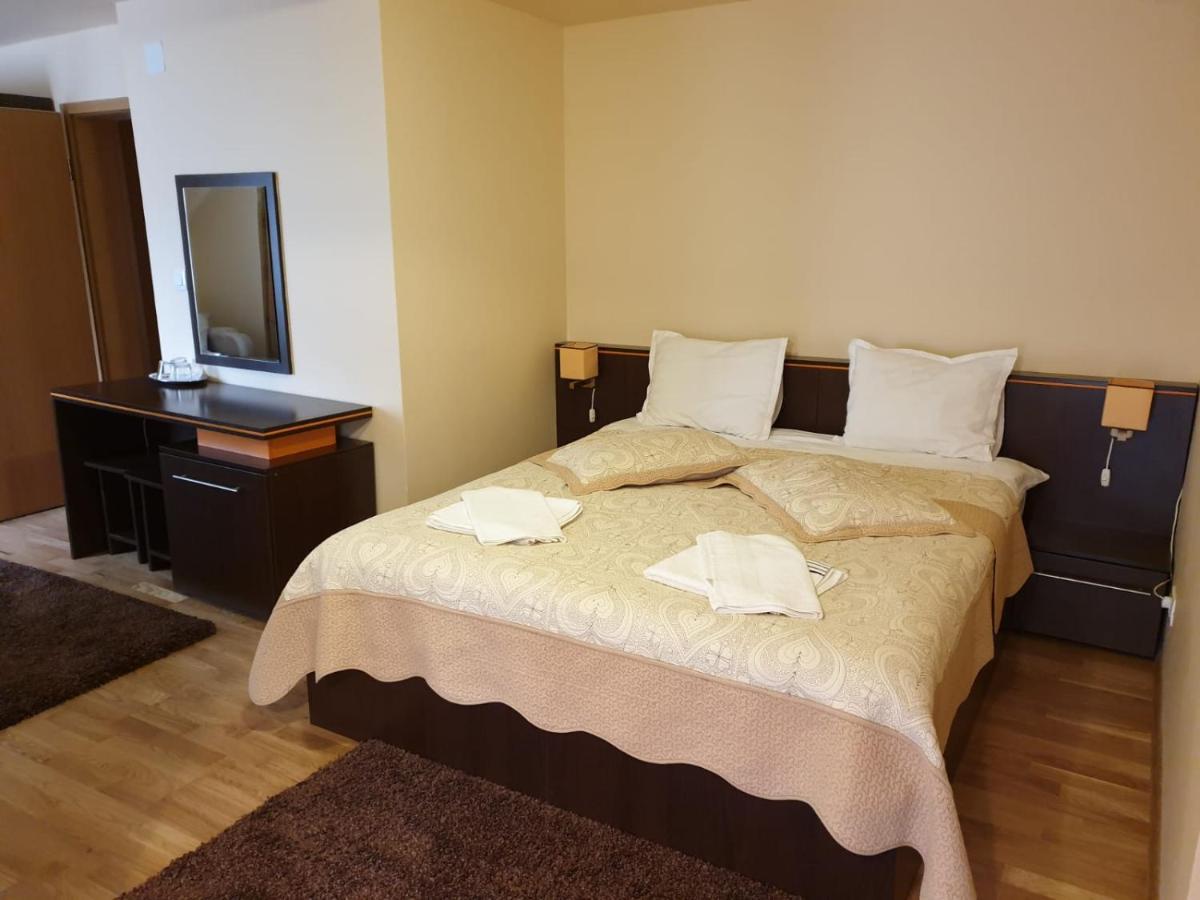 Hotel Casa Enescu à Bran  Extérieur photo