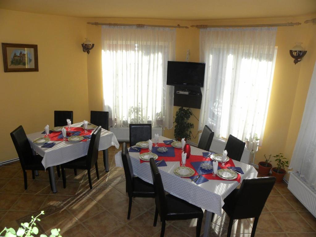 Hotel Casa Enescu à Bran  Extérieur photo