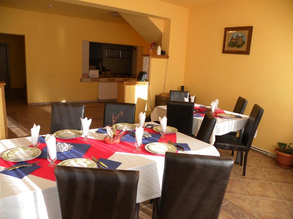 Hotel Casa Enescu à Bran  Extérieur photo
