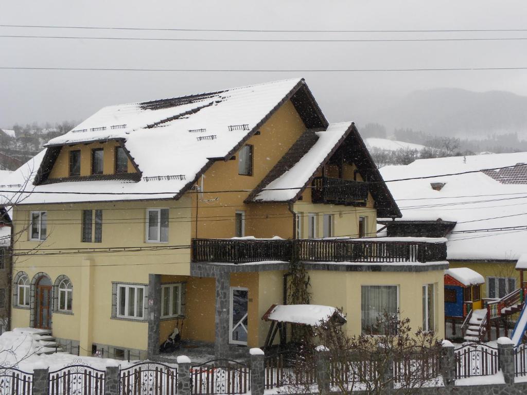 Hotel Casa Enescu à Bran  Extérieur photo
